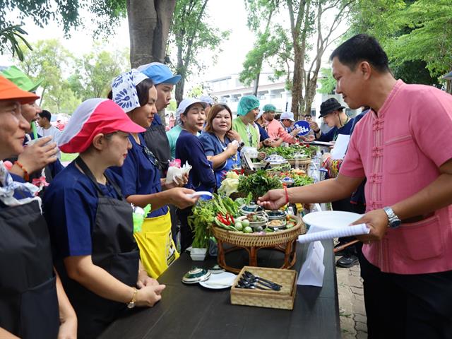 ร่วมพิธีสระเกล้าดำหัวอธิการบดีและผู้อาวุโส