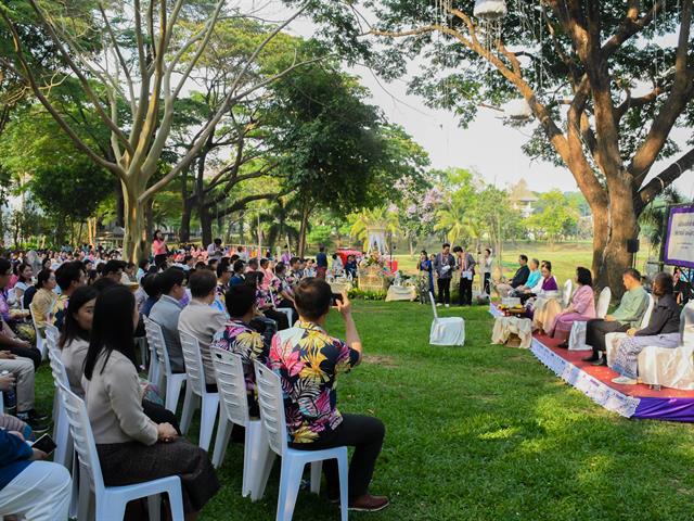 วิทยาลัยการศึกษา ร่วมพิธีสระเกล้าดำหัวอธิการบดีและผู้อาวุโส เนื่องในเทศกาลสงกรานต์มหาวิทยาลัยพะเยาประจำปี 2568