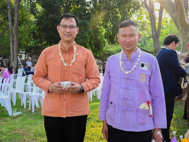 วิทยาลัยการศึกษา ร่วมพิธีสระเกล้าดำหัวอธิการบดีและผู้อาวุโส เนื่องในเทศกาลสงกรานต์มหาวิทยาลัยพะเยาประจำปี 2568