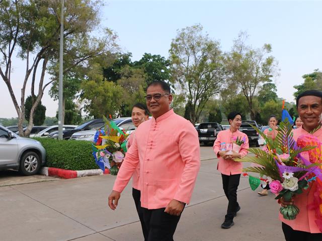 คณะสาธารณสุขศาสตร์ ร่วมสืบสานประเพณีล้านนา พิธีสระเกล้าดำหัวอธิการบดีและผู้อาวุโส เนื่องในเทศกาลสงกรานต์ ม.พะเยา ประจำปี 2568