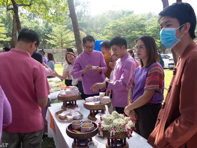 คณะศิลปศาสตร์ เข้าร่วมพิธีสระเกล้าดำหัวอธิการบดี และผู้อาวุโส เนื่องในประเพณีสงกรานต์มหาวิทยาลัยพะเยา ประจำปี ๒๕๖๘