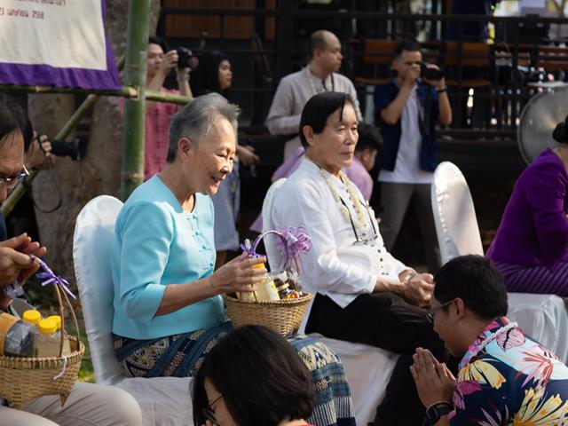 คณะศิลปศาสตร์ เข้าร่วมพิธีสระเกล้าดำหัวอธิการบดี และผู้อาวุโส เนื่องในประเพณีสงกรานต์มหาวิทยาลัยพะเยา ประจำปี ๒๕๖๘