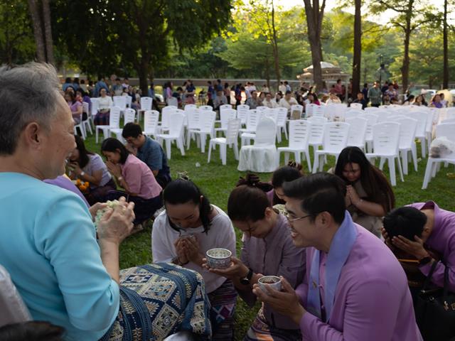 คณะศิลปศาสตร์ เข้าร่วมพิธีสระเกล้าดำหัวอธิการบดี และผู้อาวุโส เนื่องในประเพณีสงกรานต์มหาวิทยาลัยพะเยา ประจำปี ๒๕๖๘