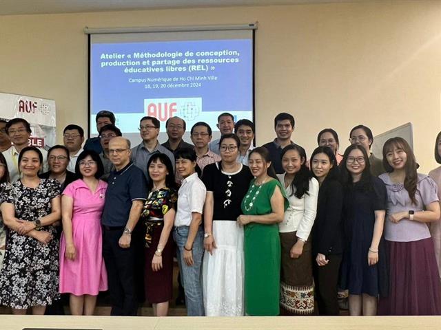 คณะศิลปศาสตร์เข้าร่วมการประชุมเชิงปฏิบัติการ หัวข้อกระบวนการคิด ผลิต  และแบ่งปันคลังทรัพยากรการศึกษาแบบเปิด ณ ประเทศเวียดนาม