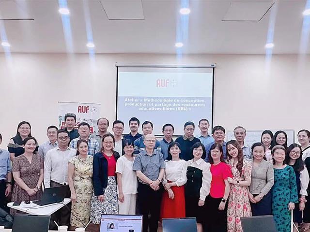 คณะศิลปศาสตร์เข้าร่วมการประชุมเชิงปฏิบัติการ หัวข้อกระบวนการคิด ผลิต  และแบ่งปันคลังทรัพยากรการศึกษาแบบเปิด ณ ประเทศเวียดนาม