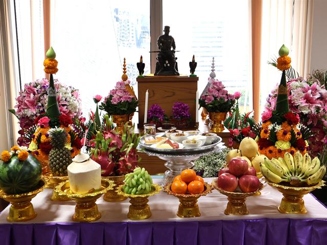 วิทยาลัยการจัดการ มหาวิทยาลัยพะเยา จัดพิธีสักการะองค์สมเด็จพระนเรศวรมหาราช ทำบุญวิทยาลัยฯ และพิธีรดน้ำดำหัว เสริมสร้างความเกื้อกูลในองค์กร (Happy Heart)