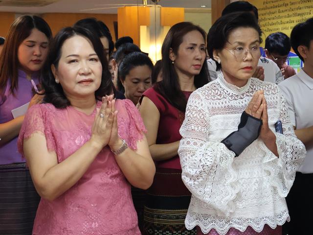 วิทยาลัยการจัดการ มหาวิทยาลัยพะเยา จัดพิธีสักการะองค์สมเด็จพระนเรศวรมหาราช ทำบุญวิทยาลัยฯ และพิธีรดน้ำดำหัว เสริมสร้างความเกื้อกูลในองค์กร (Happy Heart)