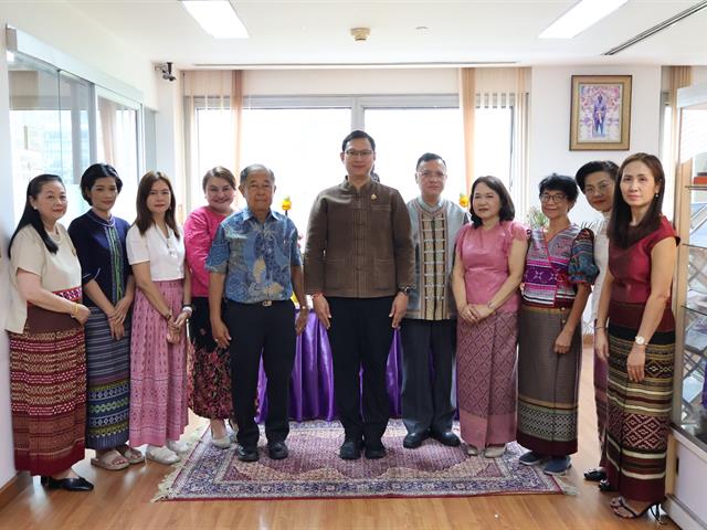 วิทยาลัยการจัดการ มหาวิทยาลัยพะเยา จัดพิธีสักการะองค์สมเด็จพระนเรศวรมหาราช ทำบุญวิทยาลัยฯ และพิธีรดน้ำดำหัว เสริมสร้างความเกื้อกูลในองค์กร (Happy Heart)