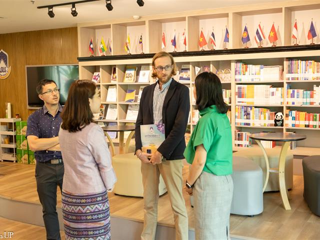 คณะศิลปศาสตร์ให้การต้อนรับผู้อำนวยการสมาคมฝรั่งเศสเชียงใหม่