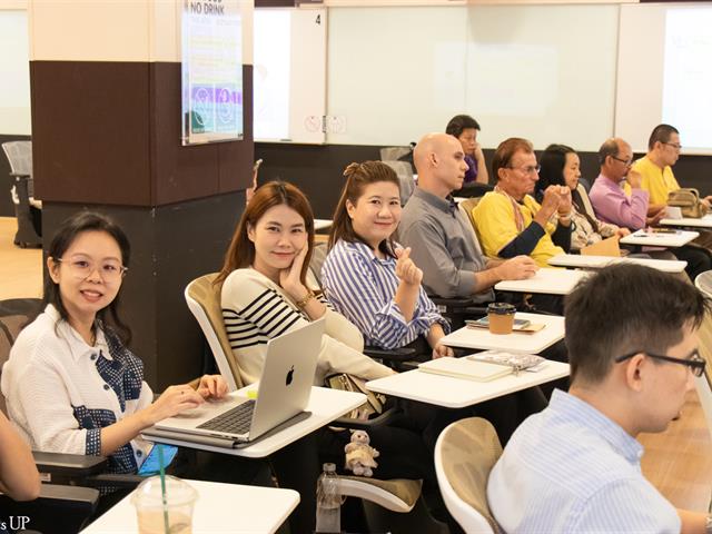 คณะศิลปศาสตร์จัดโครงการพัฒนาอาจารย์สาขาภาษาอังกฤษ ภายใต้หัวข้อ Empowering English Teaching & Learning with AI