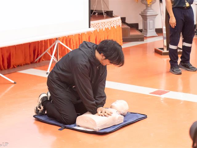 คณะศิลปศาสตร์จัดโครงการพัฒนาสภาวะแวดล้อมและความปลอดภัยในการทำงาน “ซ้อมรับมือเหตุฉุกเฉินเบื้องต้น”