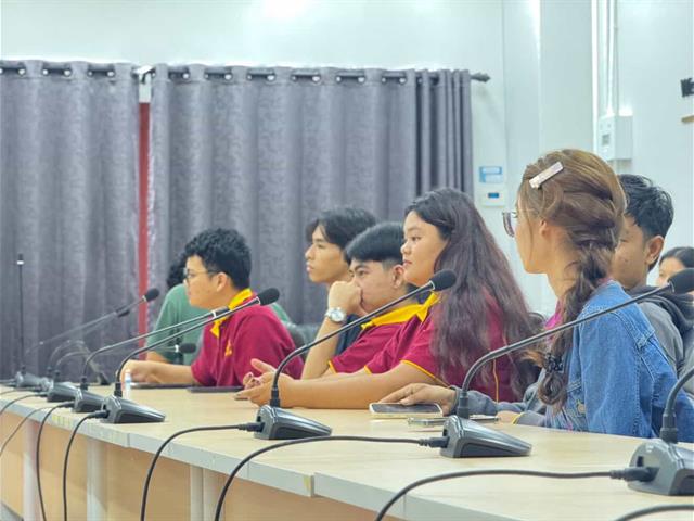 คณะรัฐศาสตร์และสังคมศาสตร์ 