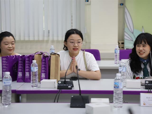 ต้อนรับคณะผู้บริหารและนิสิต