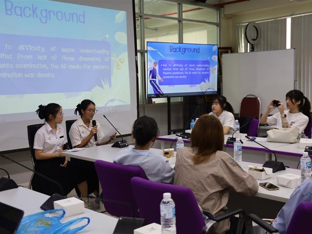 ต้อนรับคณะผู้บริหารและนิสิต