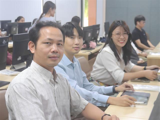CH868 13.JPG