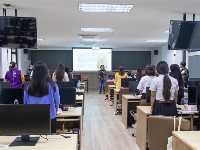 คณะศิลปศาสตร์จัดกิจกรรม “นักเขียนพบนักอ่านบนเส้นทางวรรณกรรมวิจารณ์” ครั้งที่ 2