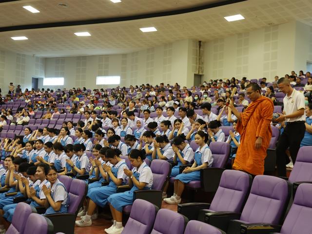 พิธีมอบหมวกและเข็มชั้นปีนิสิตสาขาพยาบาลศาสตร์ ประจำปีการศึกษา 2568