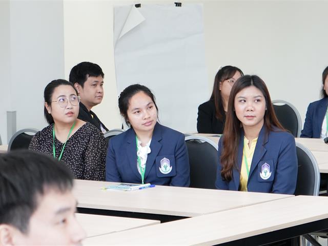 อบรมพัฒนาบุคลิกภาพและทักษะการสื่อสาร