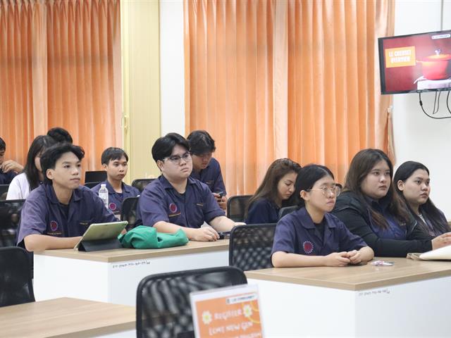 Le Creuset M (16).JPG