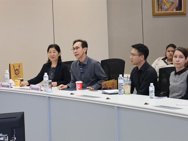 วิจัยและนวัตกรรมพัฒนาเศรษฐกิจสังคม และชุมชน เน้นการผลิตงานวิจัยที่มีคุณภาพและนวัตกรรมที่ตอบโจทย์การพัฒนาพื้นที่และสังคม สร้างมูลค่าเพิ่มทางเศรษฐกิจและยกระดับคุณภาพชีวิตของประชาชนในทุกระดับ