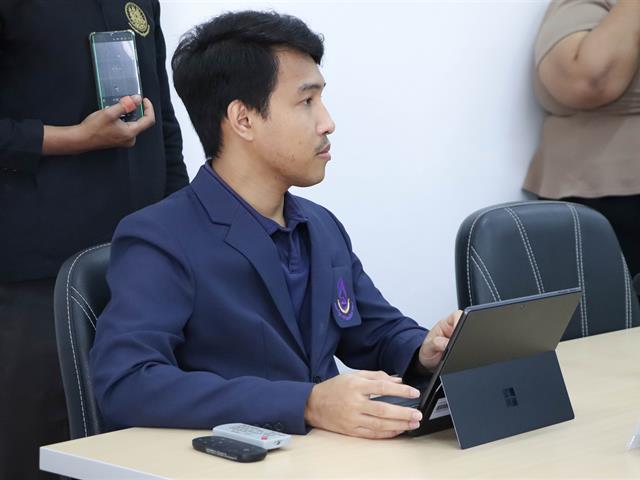 คณะรัฐศาสตร์และสังคมศาสตร์ 