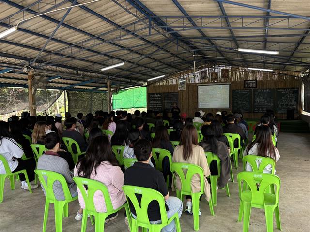 คณะรัฐศาสตร์และสังคมศาสตร์ 