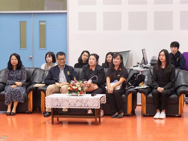 คณะศิลปศาสตร์ให้การต้อนรับคณะครูและนักเรียน โรงเรียนบ้านเทอดไทย จังหวัดเชียงราย