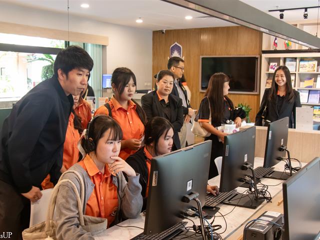 คณะศิลปศาสตร์ให้การต้อนรับคณะครูและนักเรียน โรงเรียนบ้านเทอดไทย จังหวัดเชียงราย
