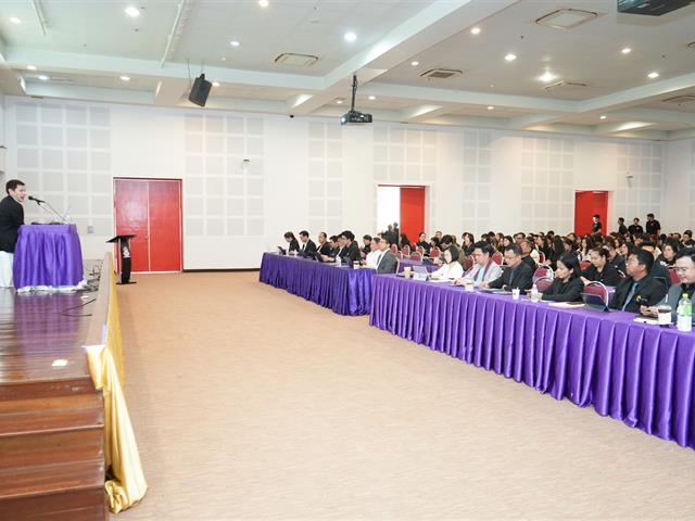 คณะรัฐศาสตร์และสังคมศาสตร์ 