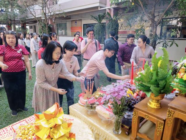 คณะศิลปศาสตร์จัดพิธีสักการะสิ่งศักดิ์สิทธิ์ เนื่องในโอกาสวันตรุษจีน 2569