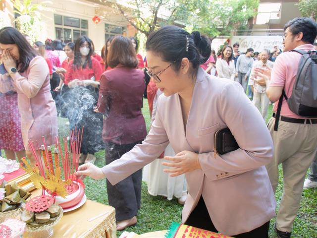 คณะศิลปศาสตร์จัดพิธีสักการะสิ่งศักดิ์สิทธิ์ เนื่องในโอกาสวันตรุษจีน 2569