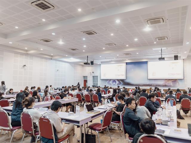 ระหว่างวันที่ 19 – 20 กุมภาพันธ์ 2569 มหาวิทยาลัยพะเยา จัดโครงการอบรมเชิงปฏิบัติการ “เรื่องความปลอดภัยทางชีวภาพ (Biosafety) และการรักษาความปลอดภัยทางชีวภาพ (Biosecurity)”โดยมีผู้เข้าร่วมโครงการจำนวนรวม 129 คน