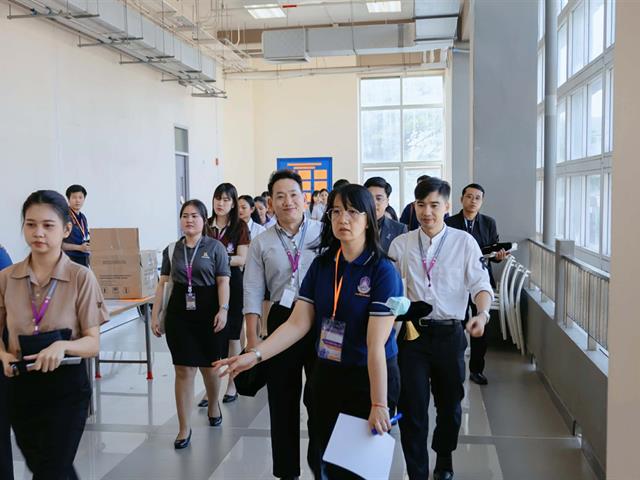 คณะกรรมการดำเนินงานพิธีพระราชทานปริญญาบัตร คณะศิลปศาสตร์ ดำเนินการฝึกซ้อมบัณฑิต เพื่อเตรียมความพร้อมการเข้ารับพระราชทานปริญญาบัตร ประจำปีการศึกษา ๒๕๖๗