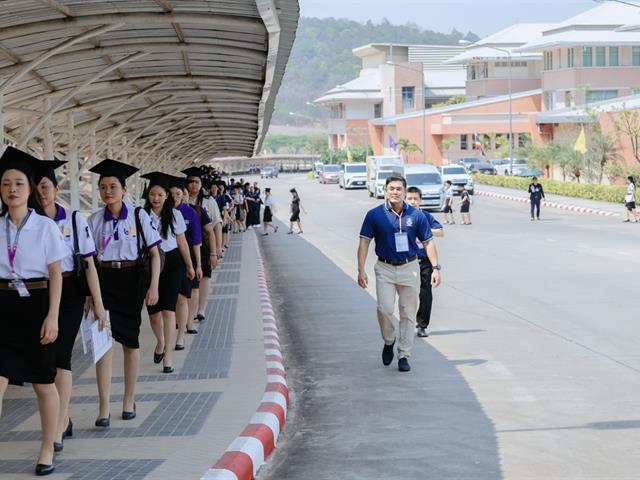 คณะกรรมการดำเนินงานพิธีพระราชทานปริญญาบัตร คณะศิลปศาสตร์ ดำเนินการฝึกซ้อมบัณฑิต เพื่อเตรียมความพร้อมการเข้ารับพระราชทานปริญญาบัตร ประจำปีการศึกษา ๒๕๖๗