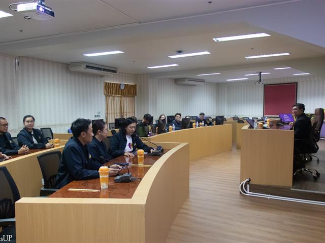 รองคณบดีฝ่ายคุณภาพนิสิตคณะศิลปศาสตร์ ร่วมต้อนรับคณะศึกษาดูงานจากมหาวิทยาลัยพายัพ พร้อมนำเสนอการดำเนินงานของเครือข่ายภายใน “Mental Health Best Practice” คณะศิลปศาสตร์