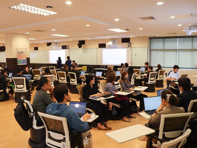 คณะรัฐศาสตร์และสังคมศาสตร์ 