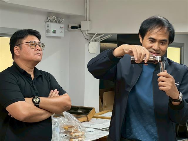 ศูนย์วิจัยและบริการวิชาการวิศวกรรม ถ่ายทอดเทคโนโลยีควบคุมคุณภาพสุรากลั่น ก้าวใหม่ของวิสาหกิจชุมชนพะเยาสู่มาตรฐานสากลอย่างยั่งยืน