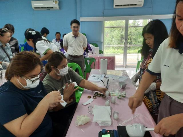 คณะเภสัชศาสตร์ มหาวิทยาลัยพะเยา ร่วมกับเทศบาลตำบลท่าวังทอง ร่วมจัดกิจโครงการส่งเสริมการใช้สมุนไพรเพื่อสุขภาพ