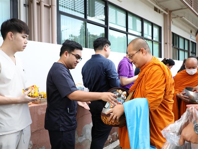 คณะทันตแพทยศาสตร์ มหาวิทยาลัยพะเยา จัดกิจกรรมทำบุญ เนื่องในวันคล้ายวันสถาปนาครบรอบ 14 ปี คณะทันตแพทยศาสตร์ มหาวิทยาลัยพะเยา