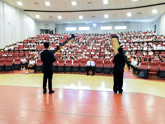วิทยาลัยการศึกษา ดำเนินการจัดโครงการปฐมนิเทศนิสิตใหม่ ระดับปริญญาตรี ประจำปีการศึกษา 2569 ต้อนรับ "ฟ้ามุ่ยช่อที่ 16" สู่รั้วมหาวิทยาลัยพะเยา