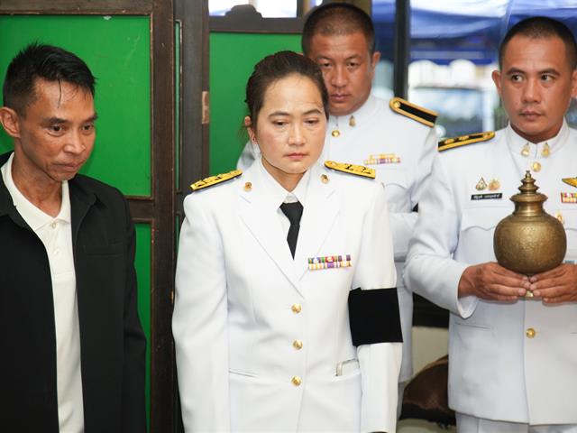 อธิการบดีมหาวิทยาลัยพะเยา มอบหมายรองอธิการบดีเป็นประธานในพิธีพระราชทานน้ำหลวงอาบศพ ผู้ช่วยศาสตราจารย์ ดร.สุนทร คล้ายอ่ำ