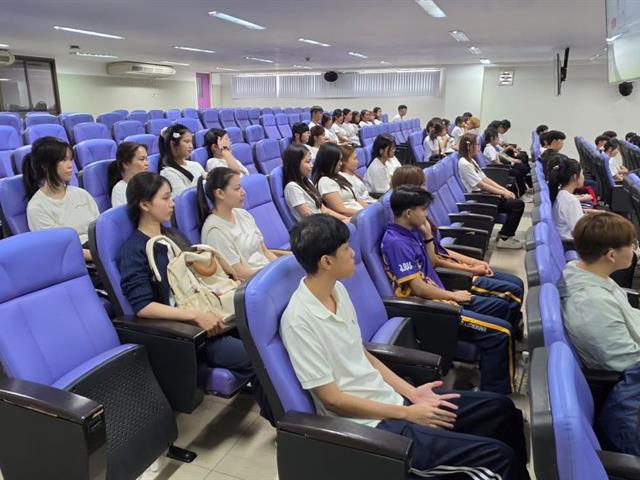 ตื่นรู้ ตื่นตัว ไม่ตื่นกลัว