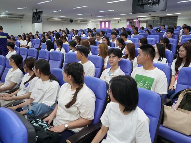 ตื่นรู้ ตื่นตัว ไม่ตื่นกลัว