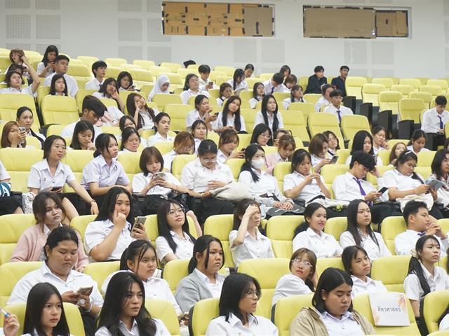 ศูนย์บรรณสารและการเรียนรู้ มหาวิทยาลัยพะเยา จัดปฐมนิเทศนิสิตใหม่ ฟ้ามุ่ยช่อที่ 16 แนะนำการใช้ห้องสมุด ฐานข้อมูลออนไลน์ e-Resources และแหล่งเรียนรู้ดิจิทัล