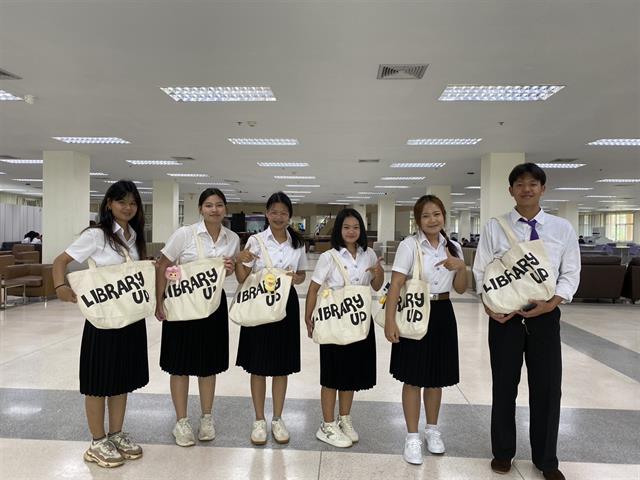 ศูนย์บรรณสารและการเรียนรู้ มหาวิทยาลัยพะเยา จัดปฐมนิเทศนิสิตใหม่ ฟ้ามุ่ยช่อที่ 16 แนะนำการใช้ห้องสมุด ฐานข้อมูลออนไลน์ e-Resources และแหล่งเรียนรู้ดิจิทัล