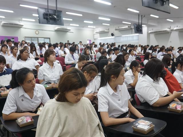 ศูนย์บรรณสารและการเรียนรู้ มหาวิทยาลัยพะเยา จัดปฐมนิเทศนิสิตใหม่ ฟ้ามุ่ยช่อที่ 16 แนะนำการใช้ห้องสมุด ฐานข้อมูลออนไลน์ e-Resources และแหล่งเรียนรู้ดิจิทัล