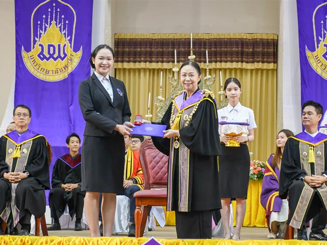 วิทยาลัยการศึกษา เข้าร่วมพิธีไหว้ครู ประจำปีการศึกษา 2569 และพิธีมอบเกียรติบัตร “วันเกียรติยศ” เชิดชูเกียรตินิสิตและบุคลากรดีเด่น