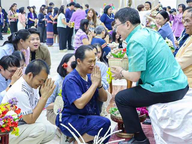 LINE_ALBUM_สระเกล้าดำหัว69_260423_8.jpg