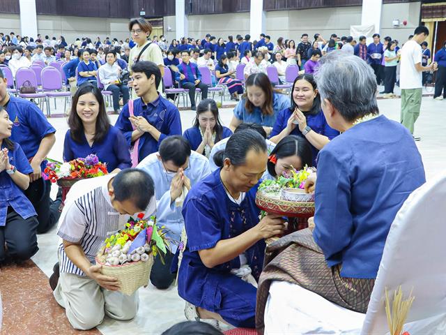 LINE_ALBUM_สระเกล้าดำหัว69_260423_26.jpg