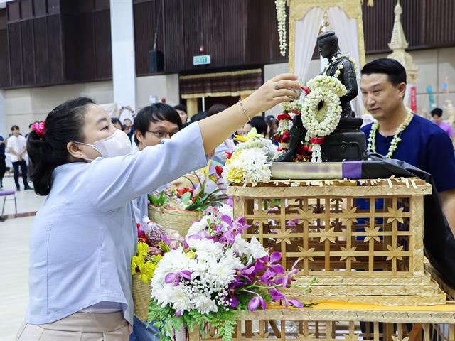 LINE_ALBUM_สระเกล้าดำหัว69_260423_36.jpg